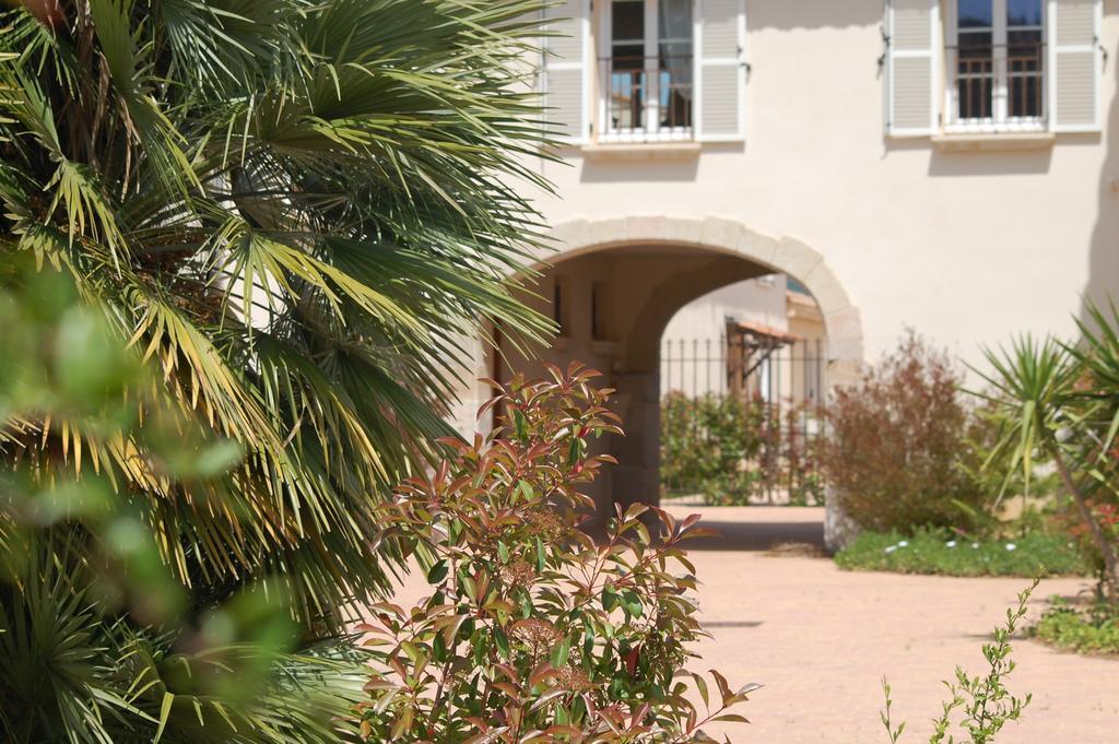 Chateau De La Clapiere Hyères Стая снимка